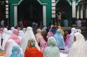 Bacaan Sholat Idul Fitri dan Niat, Lengkap dengan Terjemahan