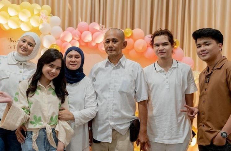 Potret Kenangan Tissa Biani dan Ayah (Instagram/tissabiani)