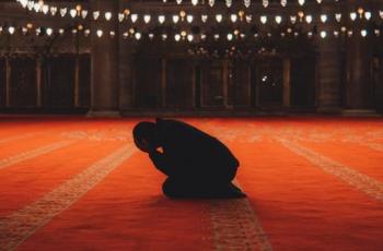 8 Waktu Doa Paling Mustajab saat Ramadan