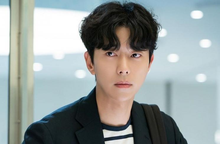 Potret Yoon Hyun Min di Bo Ra! Deborah (Instagram/@channel.ena.d)