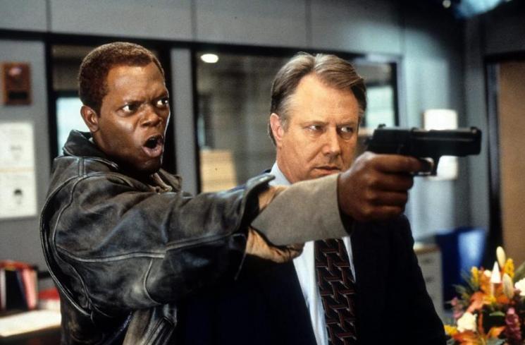 Sinopsis The Negotiator. (IMDb)