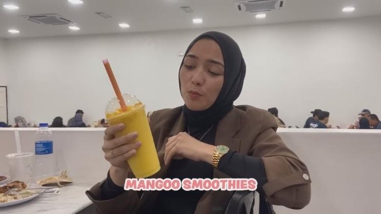 Potret Citra Kirana Ngabuburit di Malaysia. (YouTube/Ciky Citra Rezky)