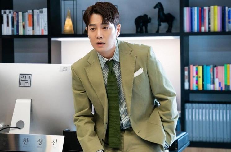 Potret Joo Sang Wook di Bo Ra! Deborah (Instagram/@channel.ena.d)