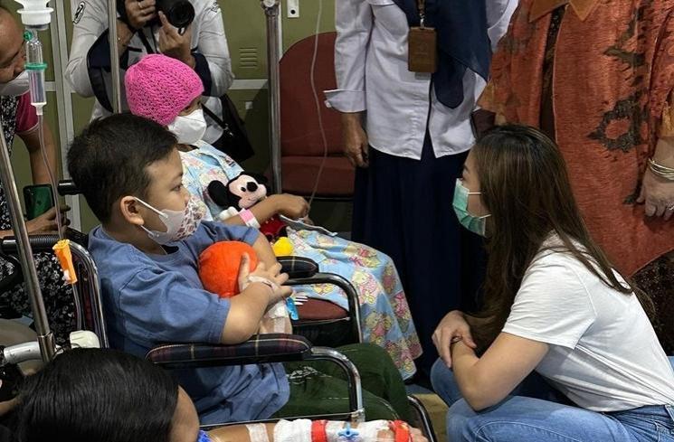 Potret Nikita Willy Rayakan Ultah Baby Issa Bersama Penderita Kanker (instagram/@nikitawillyofficial94)