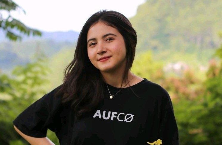 Profil Bulan Sutena (Instagram/@bulansutena)