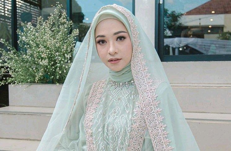 Ratu FTV yang kini berhijab (Instagram/@poppybungariphat)