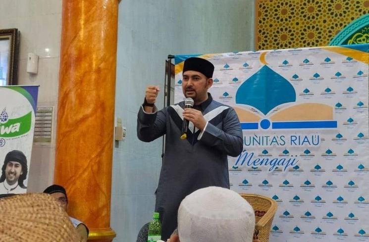 ustaz Al Habsyi (Instagram/@ahmadalhabsyi_real)