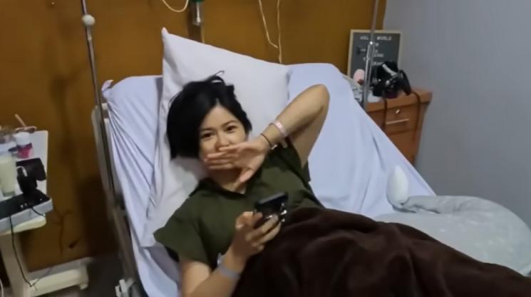 Potret Adinda Azani Usai Melahirka (YouTube/Zani & Zach)