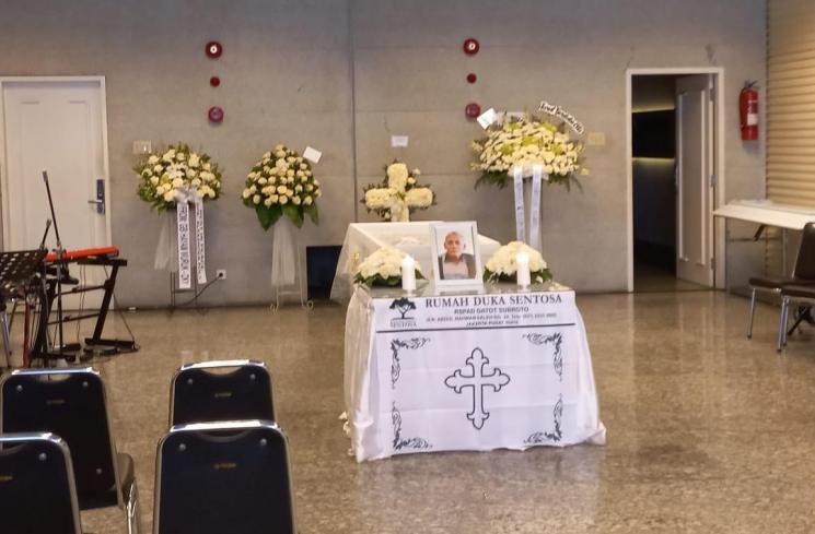 Suasana Rumah Duka Ayah Mario Lawalata. (MataMata.com/Tiara Rosana)