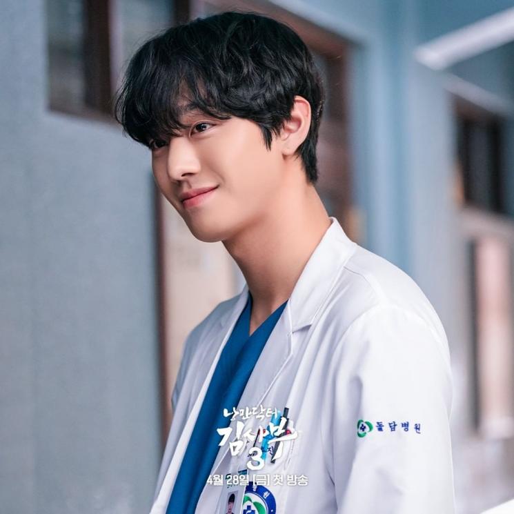 Potret Ahn Hyo Seop di Dr. Romantic 3 (Instagram/@sbsdrama.official)