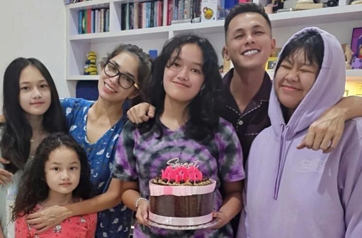 Perayaan Ultah Ara (instagram/@ussypratama)