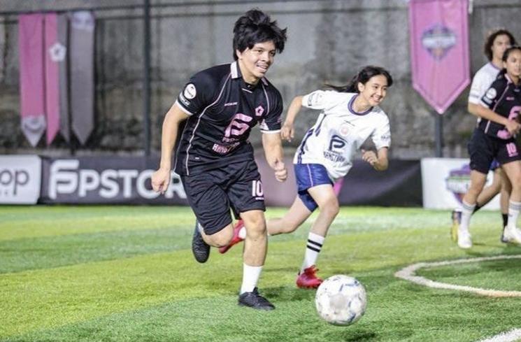 Potret Keisya Levronka Main Sepak Bola (instagram/keisyalevronka)