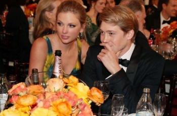 Inner Circle Taylor Swift Lakukan Aksi Unfollow Massal Instagram Joe Alwyn