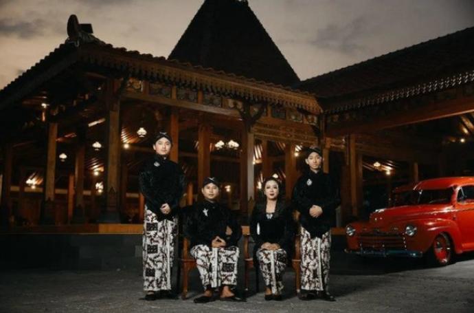 Potret Pendopo di Rumah Soimah (YouTube/deHakims)