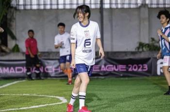 10 Potret Keisya Levronka Main Sepak Bola, Gayanya Bak Atlet Profesional