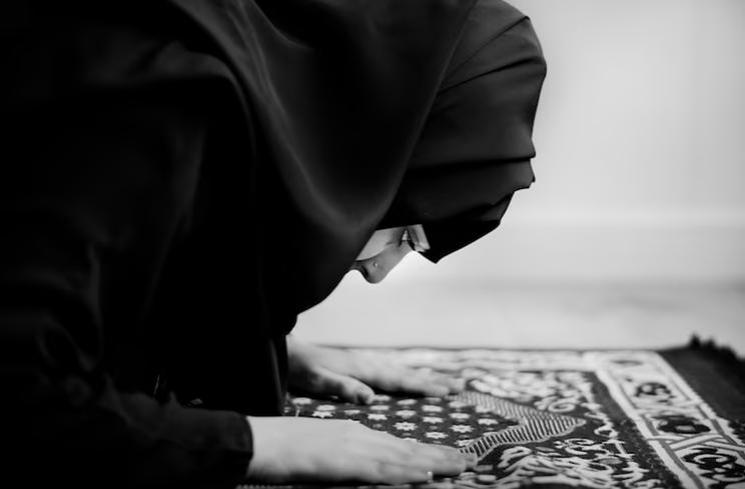 Doa dan Tata Cara Salat Lailatul Qadar (Freepik)