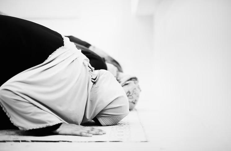 Doa dan Tata Cara Salat Lailatul Qadar (Freepik)