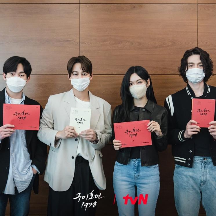 Potret Lee Dong Wook di Tale of the Nine Tailed 1938 (Instagram/@tvn_drama)