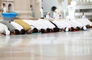 6 Amalan Sebelum Sholat Idul Fitri, Termasuk Berhias Diri