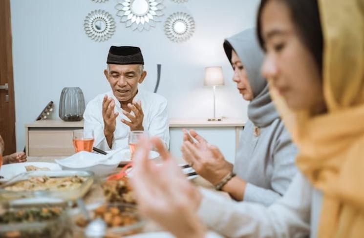  Amalan Sebelum Sholat Idul Fitri (Freepik)