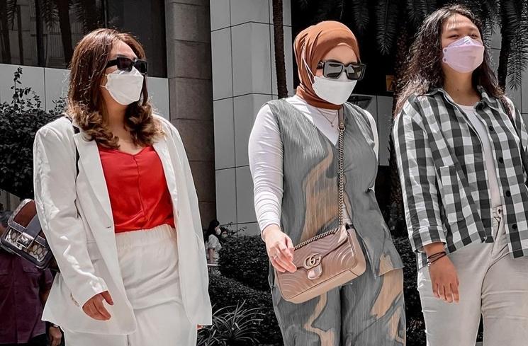 Potret Nathalie Holscher dan Kedua Adik yang Kini Mualaf (instagram/@nathalieholscher)
