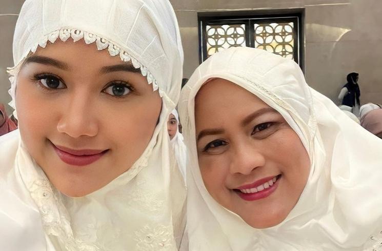 Potret Erina Gudono Lebaran Bareng Keluarga Jokowi (instagram/@erinagudono)