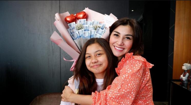 Potret Terbaru Atqia(Instagram/@mikaelaatqia27/@nissyaa) 