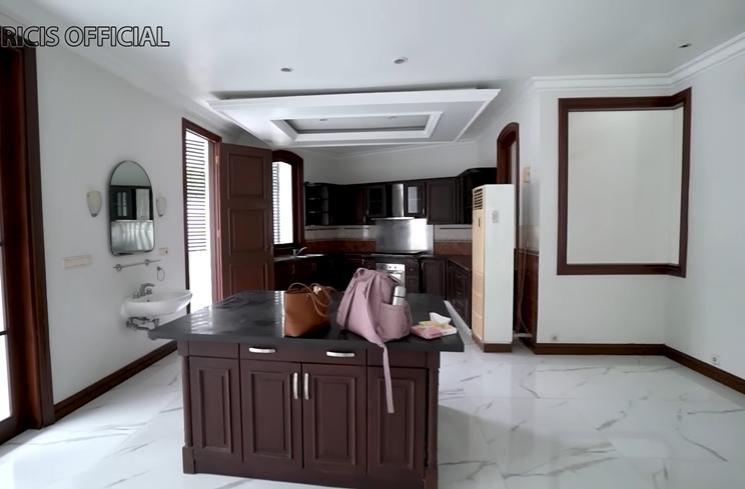 Potret Rumah Baru Ria Ricis (YouTube Ricis Official)