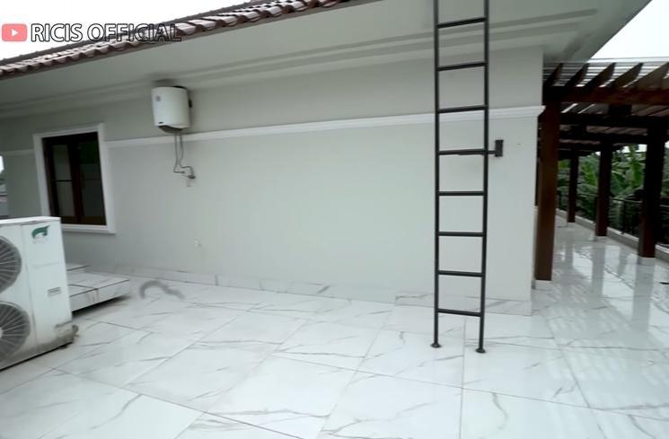 Potret Rumah Baru Ria Ricis (YouTube Ricis Official)