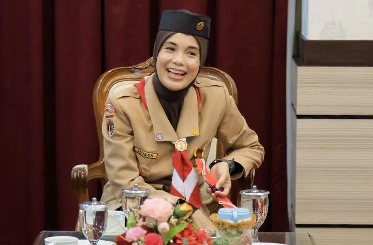 Potret Siti Atikoh Istri Ganjar Pranowo yang Jarang Terekspos dan Cantik Memesona (Instagram/@atikoh.s)