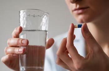 Doa Minum Obat dan Hukumnya, Yakin Kesembuhan Berasal dari Allah