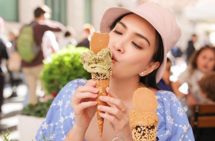 Potret Liburan Shandy Aulia di Italia. (Instagram/@shandyaulia)
