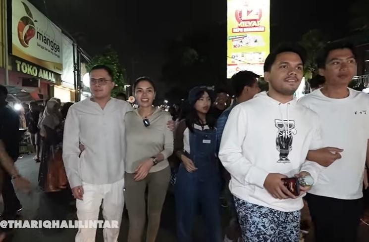 Potret Akrab Nikita Mirzani dan Fuji (YouTube/Thariq Halilintar)
