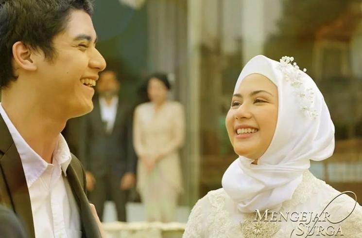 Artis Non Muslim Berhijab (instagram/@vierafilm)