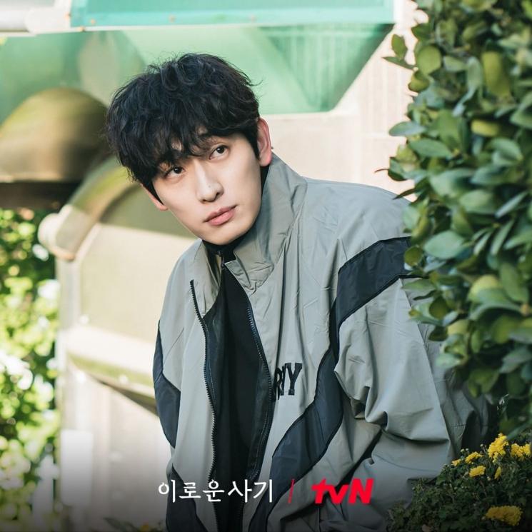 Adu Peran Pemain Drama Delightfully Deceitful (Instagram/@tvn_drama)