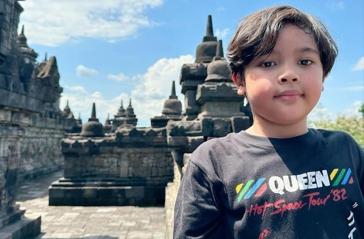 Potret Liburan Keluarga Mulan Jameela dan Ahmad Dhani (instagram/@mulanjameela1)