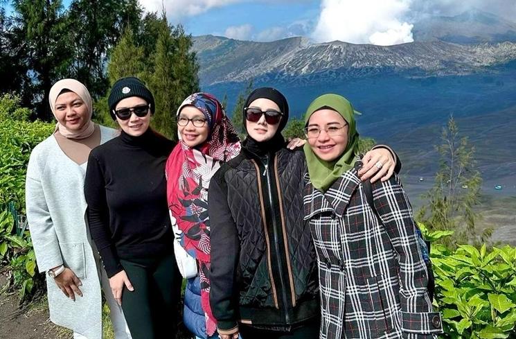 Potret Liburan Keluarga Mulan Jameela dan Ahmad Dhani (instagram/@mulanjameela1)