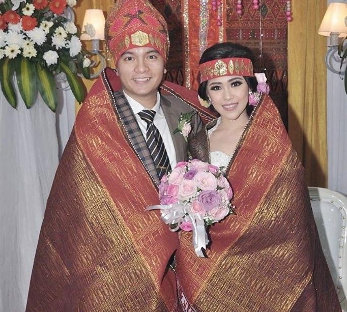 Artis Menikah dengan Pria Batak. (Instagram/princesskici)