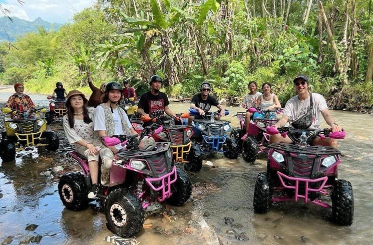 Potret Liburan Keluarga Mulan Jameela dan Ahmad Dhani (instagram/@mulanjameela1)