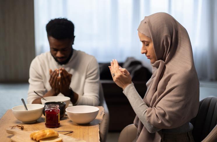 Doa Sebelum dan Setelah Makan. (Pexels.com/Monstera)