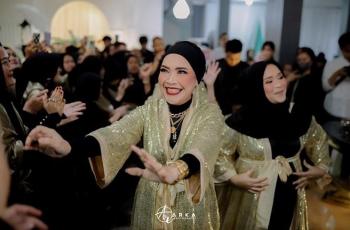 8 Gaya Ibu Ayu Ting Ting yang Bikin Heboh, Dijuluki Toko Emas Berjalan