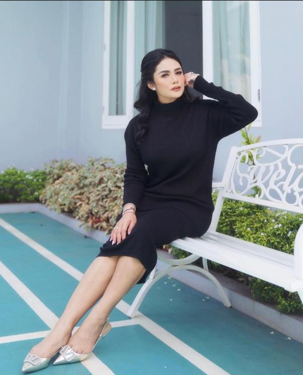Artis Cerai Usai Diisukan Selingkuh(Instagram/@krisdayantilemos) 