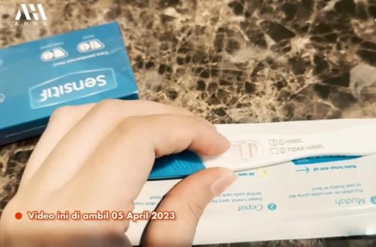 Potret Aurel Hermansyah umumkan hamil anak kedua (YouTube/AH)