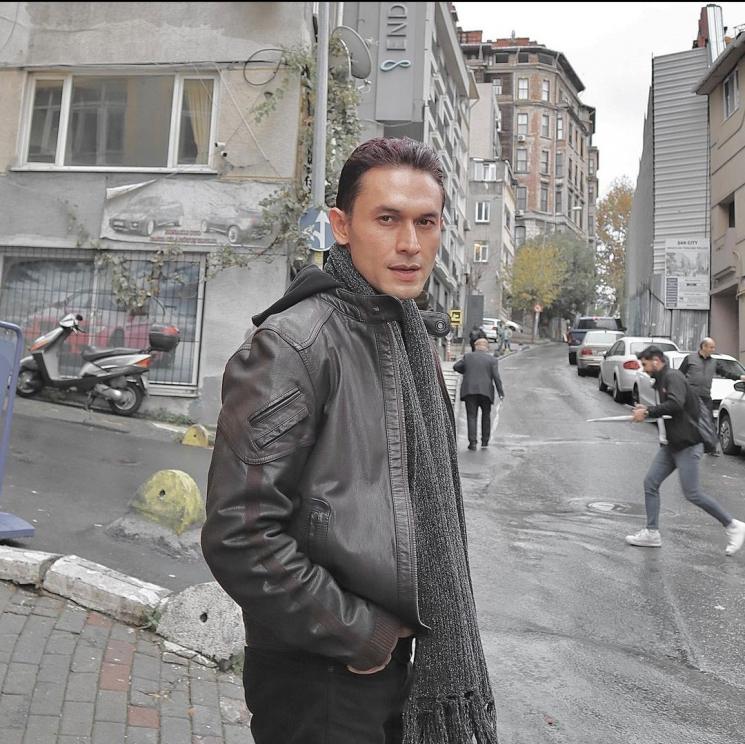 Artis Punya Bisnis Busana Muslim(Instagram/@indrabruggman)