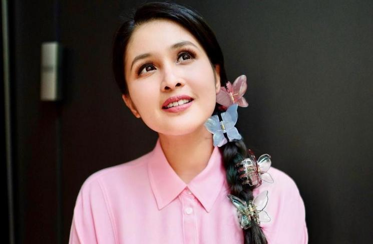 Artis Gagal Nikah karena Beda Agama. (Instagram/sandradewi88)