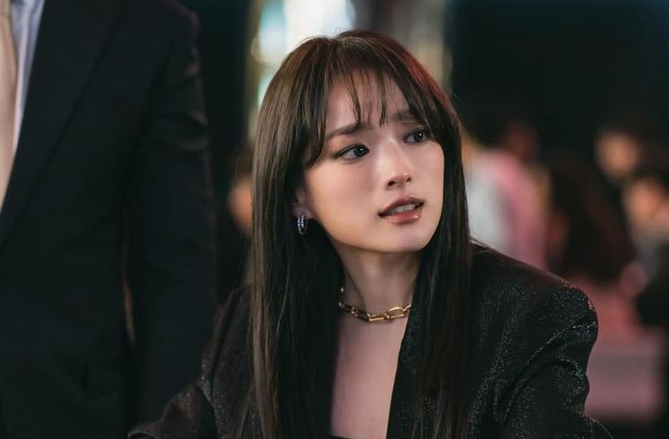 Pesona Chun Woo Hee di Delightfully Deceitful (Instagram/@tvn_drama)