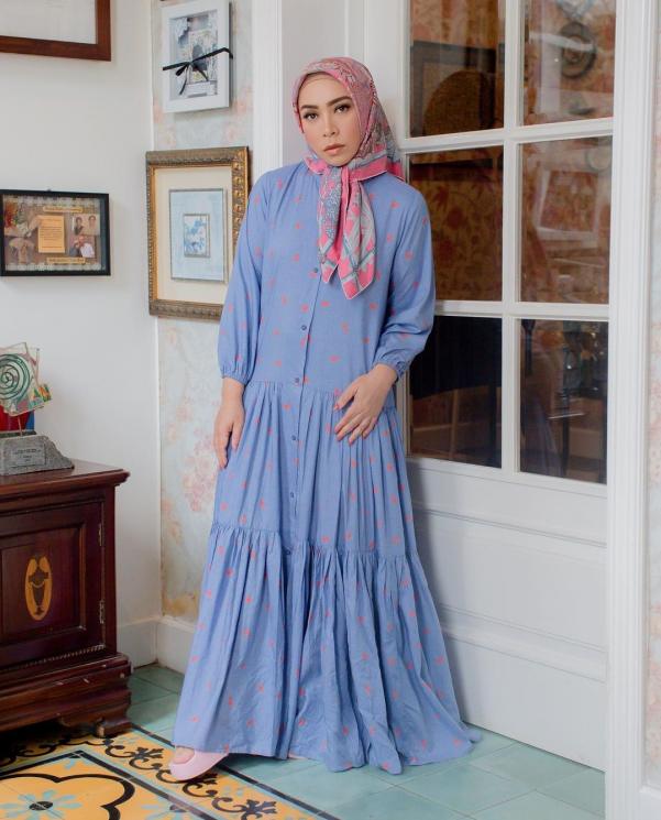 Artis Punya Bisnis Busana Muslim(Instagram/@melly_goeslaw) 