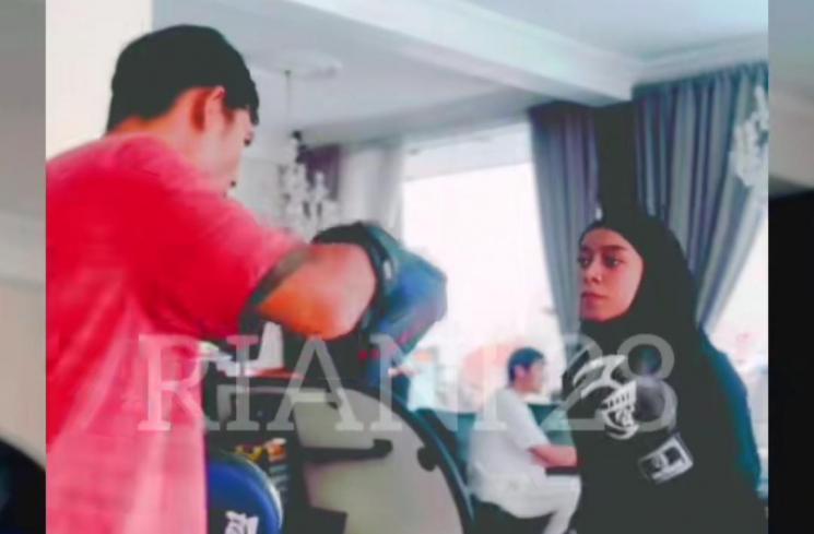 video Lesti Kejora latihan bela diri (TikTok)