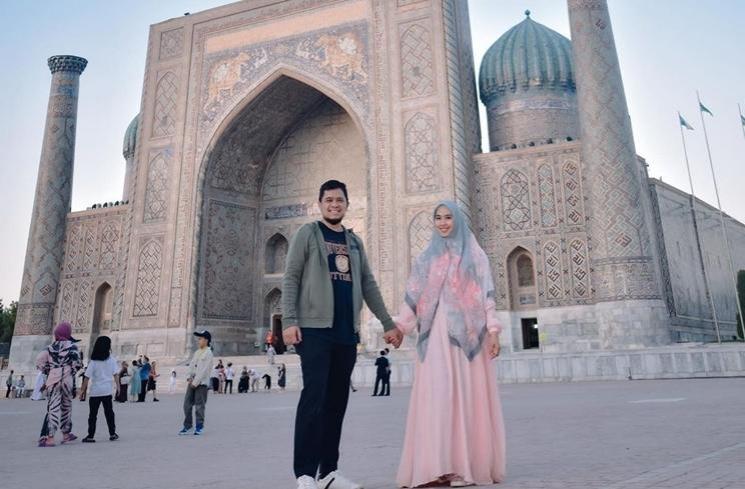 Potret Oki Setiana Dewi di Uzbekistan (Instagram/okisetianadewi)