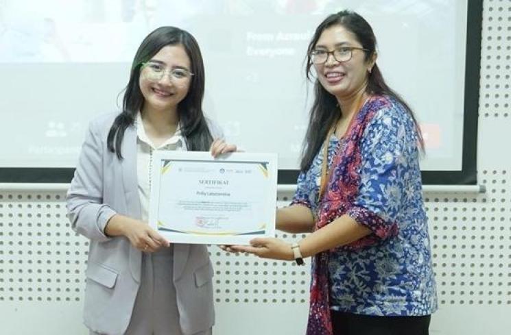 Artis Jadi Dosen (Instagram/@prillylatuconsina96)